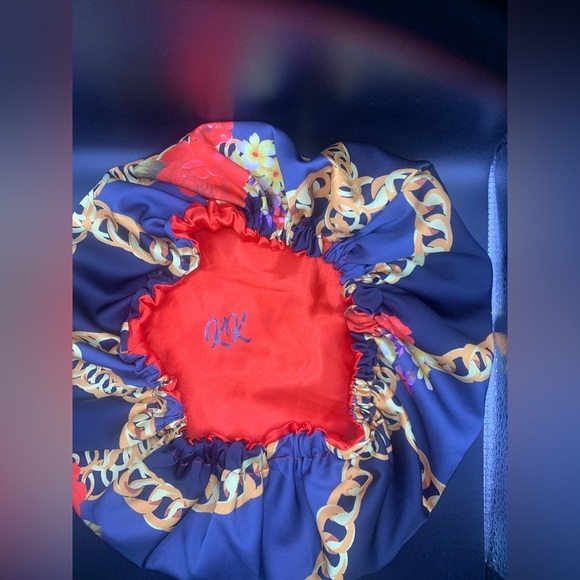 Handmade bonnets - Picture 1 of 3
